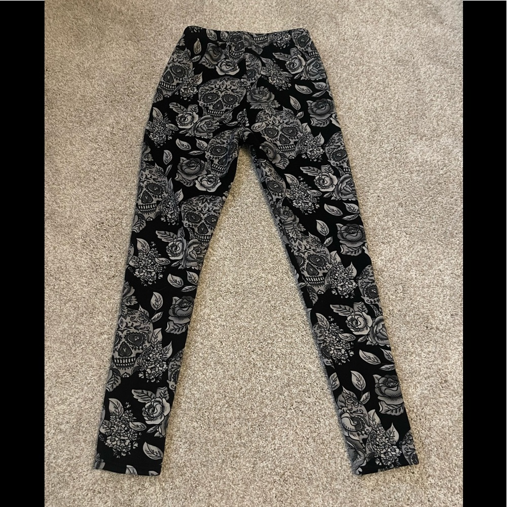 Just Cozy Skull Rose Print Leggings Size M/L